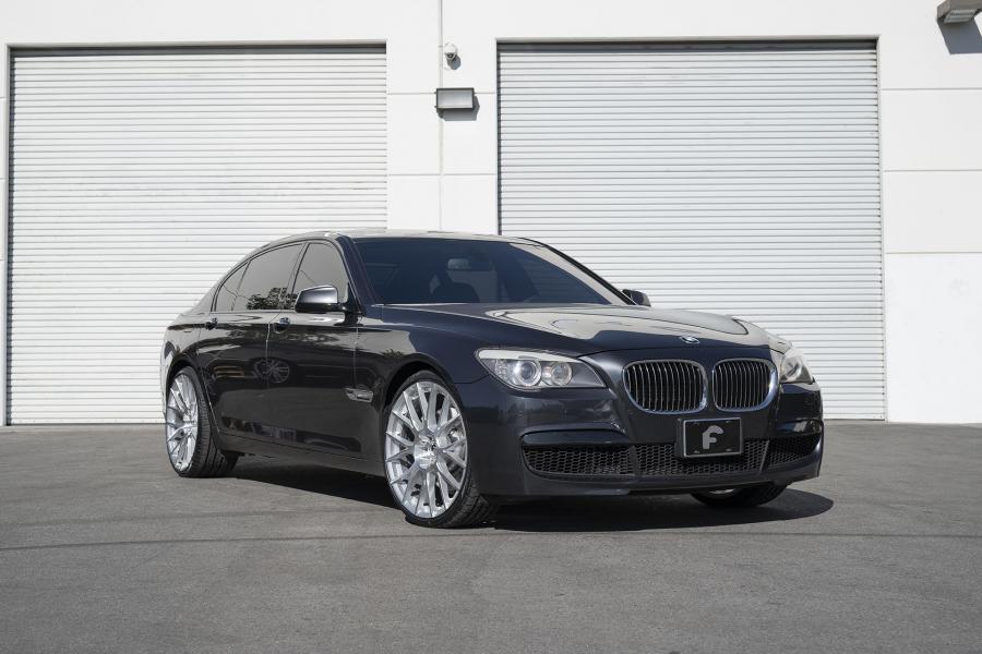  BMW 750Li on Forgiato Wheels (FLOW-001) 2018 года  (фото 1 из 6)